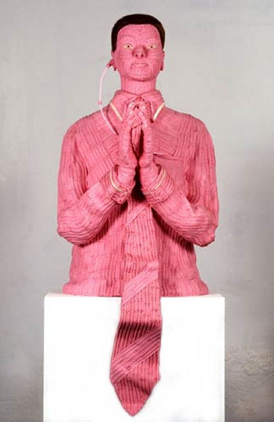 Итальянский художник Maurizio Savini использует жевательную резинку в качестве материала для своих произведений и эти скульптуры давольно таки творчески сделаны. (11 фото)