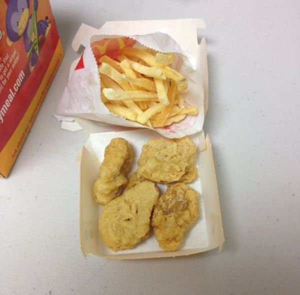 Американка шесть лет хранила еду из «Макдоналдса» ради эксперимента