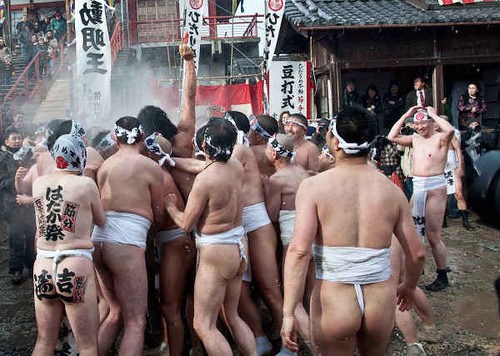 В Японии Хадака Мацури - "День обнаженных мужчин"