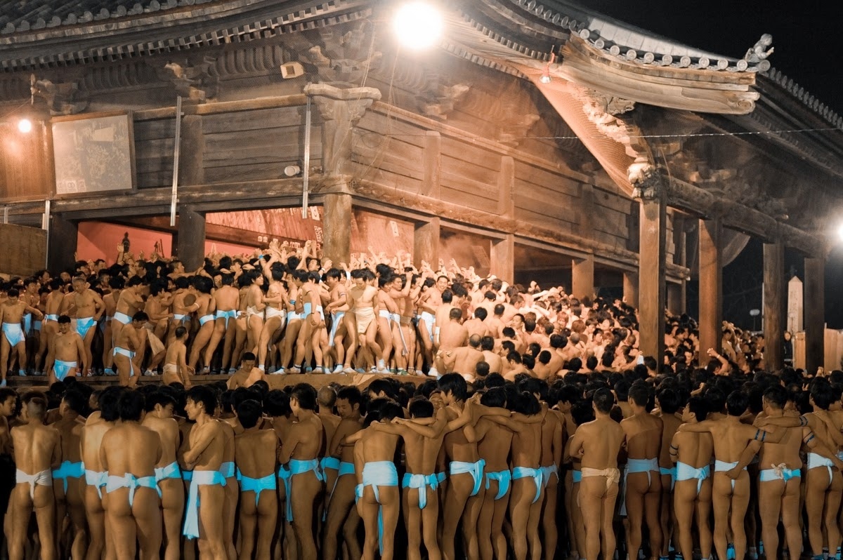 В Японии Хадака Мацури - "День обнаженных мужчин"