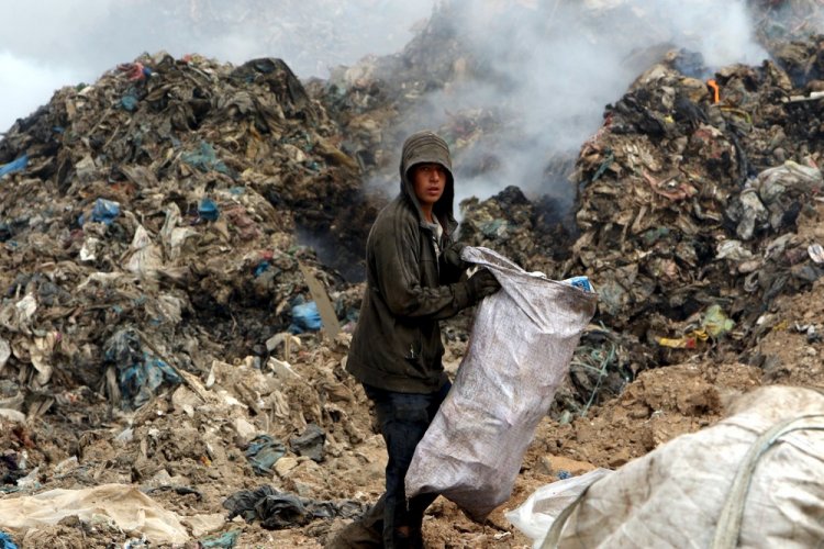 Сборщики мусора в Ираке