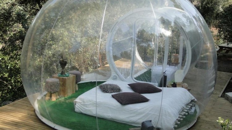 Прозрачная палатка для отдыха на природе