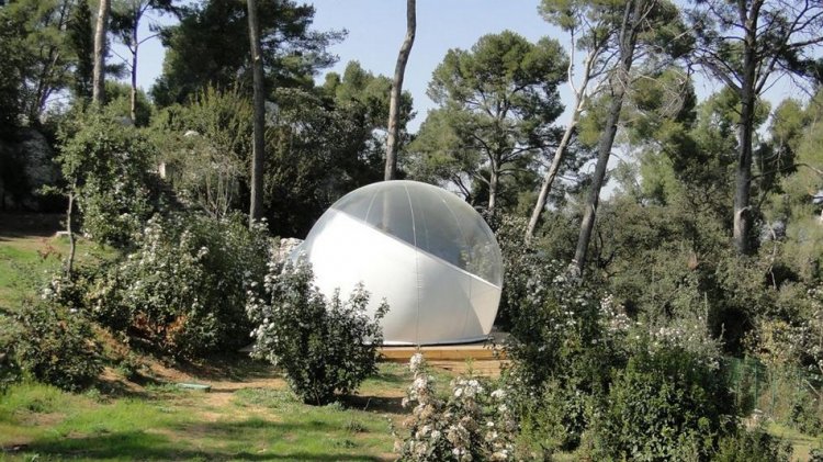 Прозрачная палатка для отдыха на природе