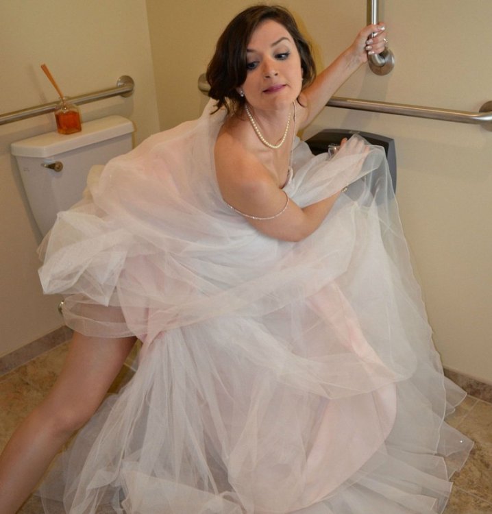 Приспособление для похода в туалет невест