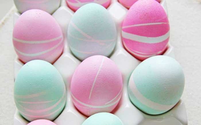Простые способы превратить пасхальные яйца в праздничное украшение