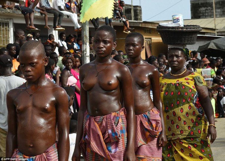 Воспоминания о рабстве: карнавал с жестокими сценами в Кот-д&apos;Ивуар