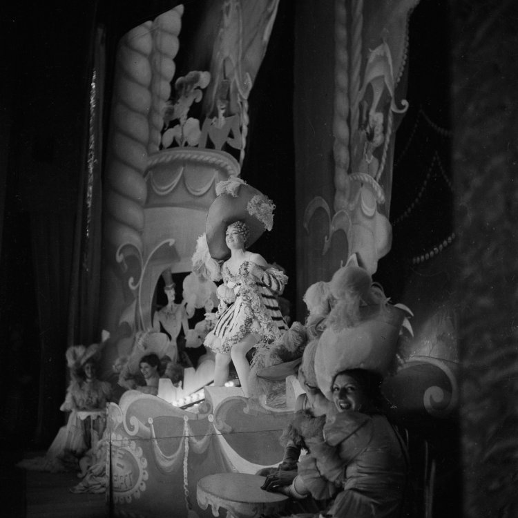 Ночной клуб «Фоли-Бержер» на снимках 1937 года
