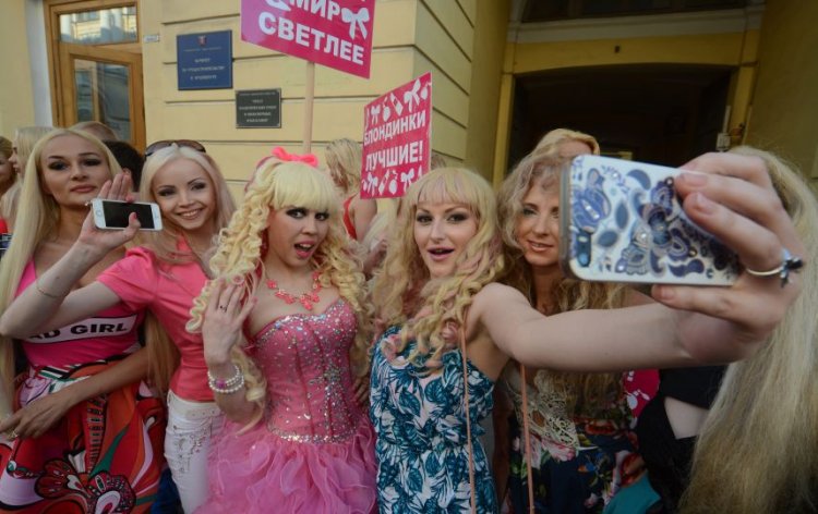 Парад блондинок в Питере