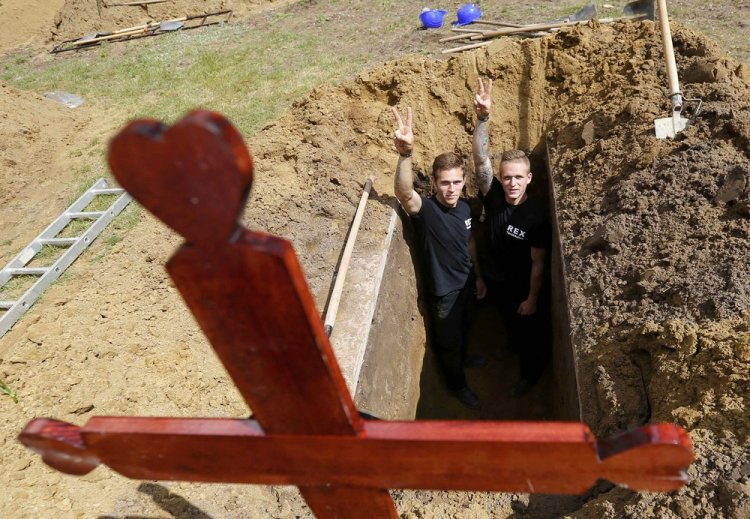 Конкурс могильщиков в Венгрии