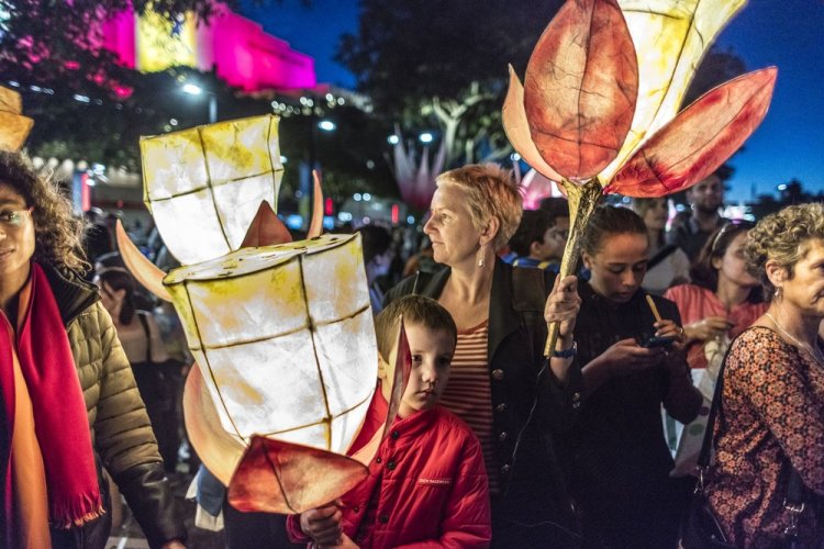Luminous Lantern Parade в Австралии