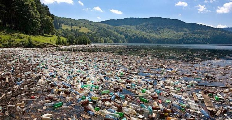 Ученые нашли применение пластику, который загрязняет планету (ВИДЕО)