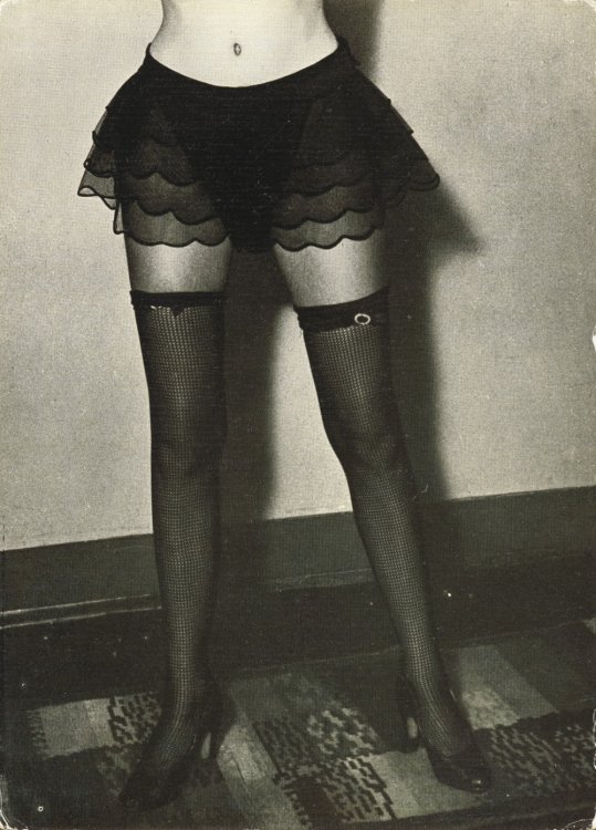 Откровенные снимки для фетишистов 20-х годов
