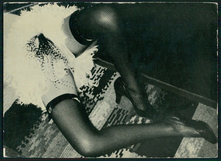 Откровенные снимки для фетишистов 20-х годов