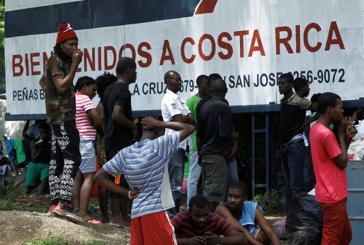 Африканские мигранты, застрявшие в Коста-Рике