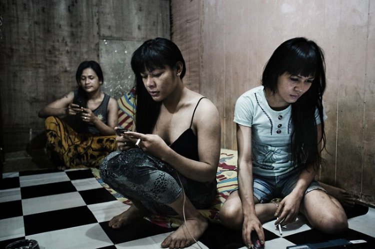 Будни трансгендерных проституток Индонезии