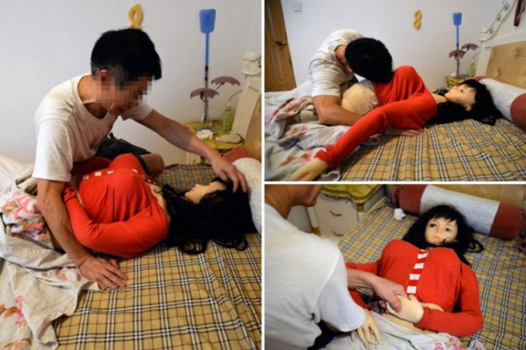 Китайский пенсионер живет с секс-куклой, он считает, что в ней обитает душа умершей жены
