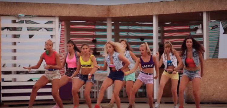 Танец новосибирских девушек взорвал интернет - 145 млн. просмотров!!! (видео)
