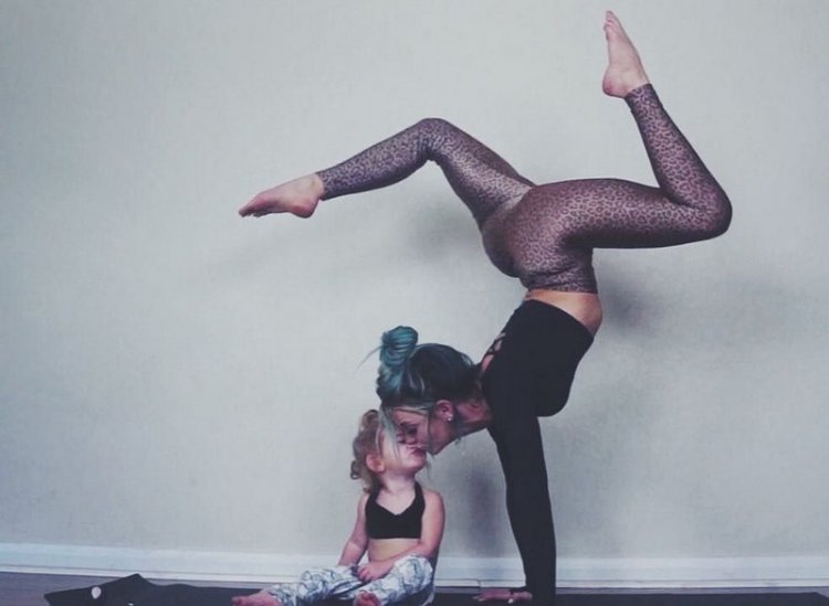 Удивительная йога мамы с детьми
