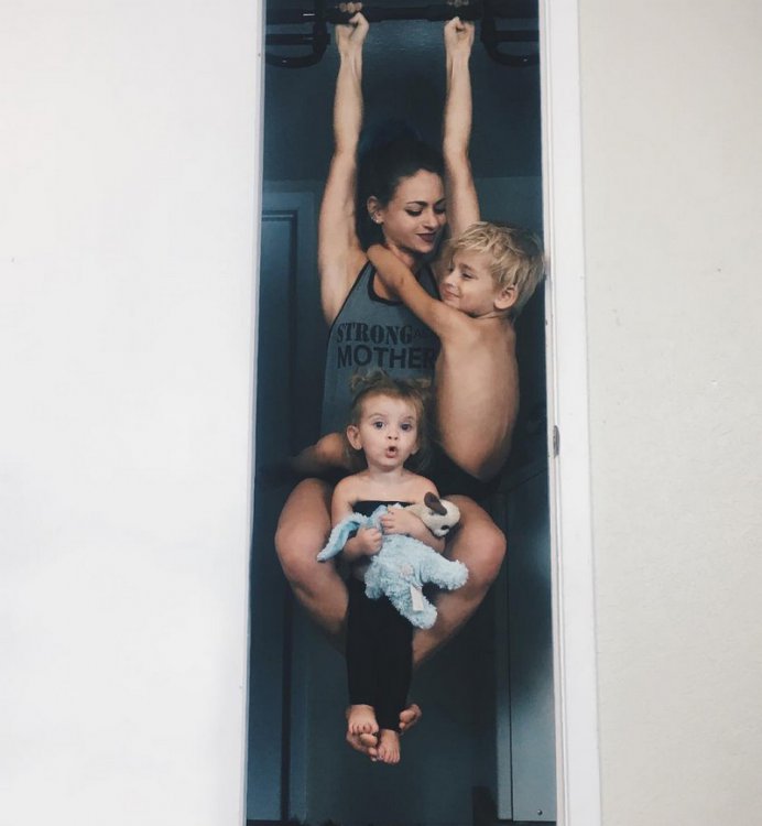 Удивительная йога мамы с детьми