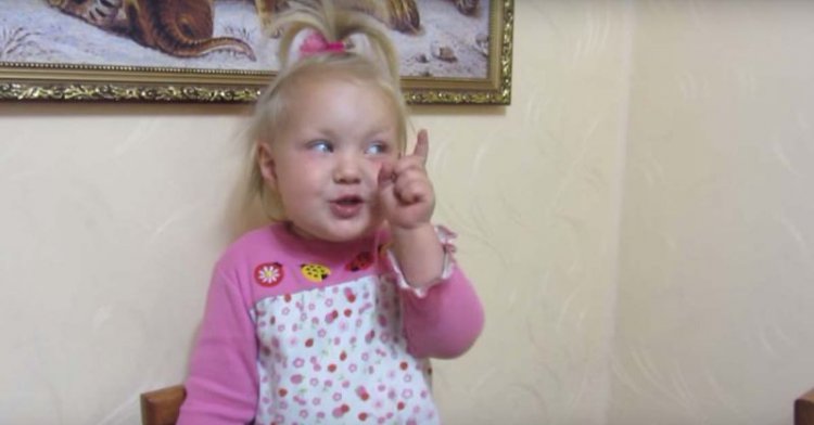 4-летняя девочка учит бабушку, как надо жить. К этому совету необходимо прислушаться! (видео)